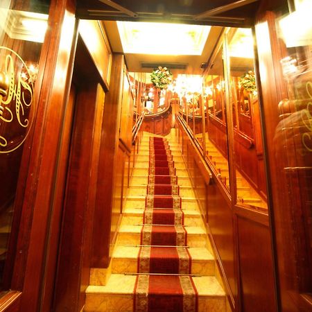 Hotel Lux Venesia Bagian luar foto