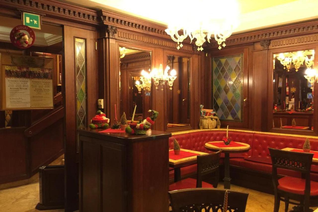 Hotel Lux Venesia Bagian luar foto