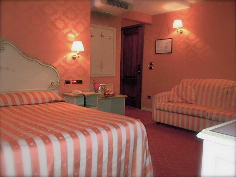 Hotel Lux Venesia Bagian luar foto