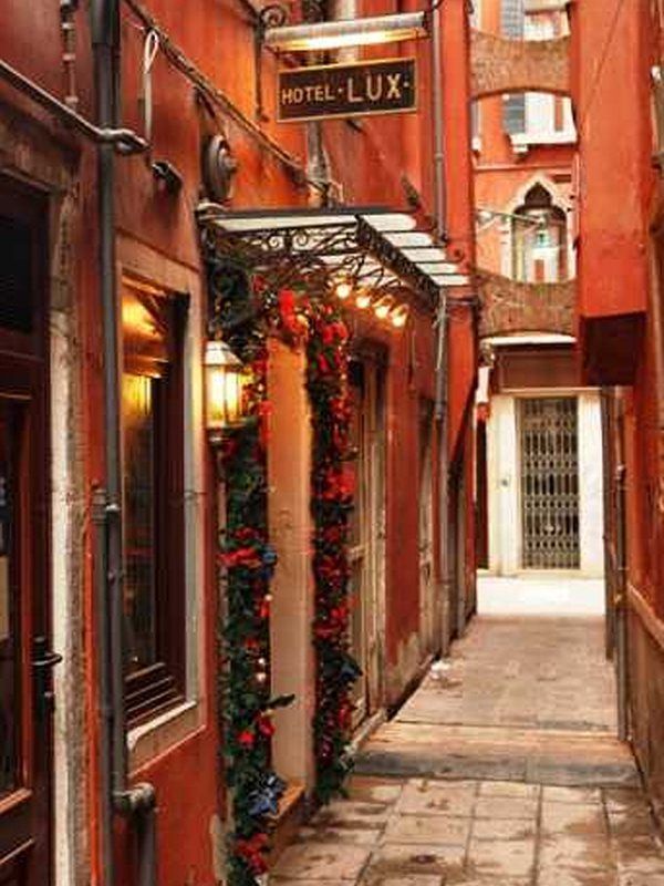 Hotel Lux Venesia Bagian luar foto